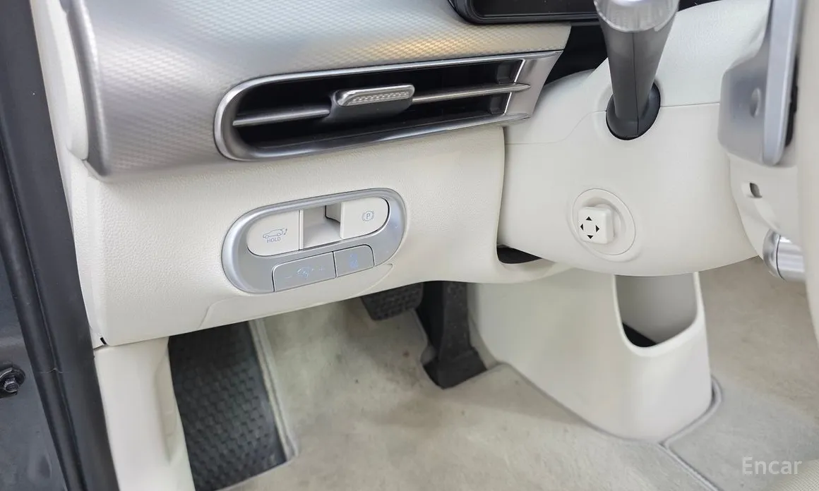 Фото 14 - Genesis GV60