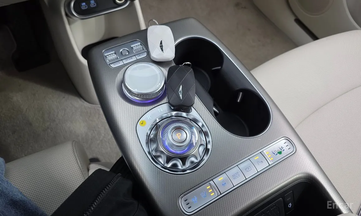 Фото 9 - Genesis GV60