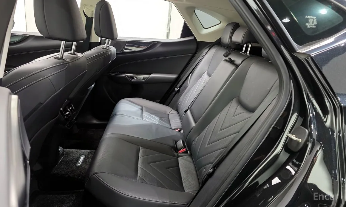 Фото 12 - Lexus NX