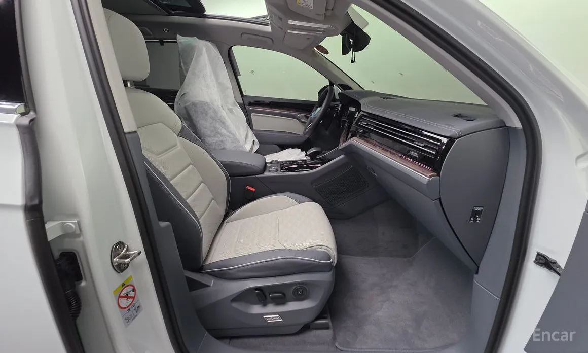 Фото 10 - Volkswagen Touareg