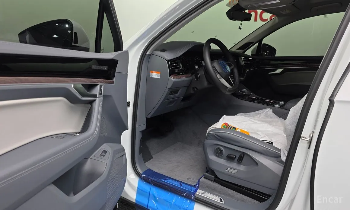 Фото 13 - Volkswagen Touareg