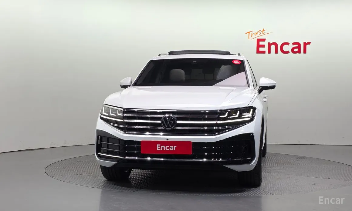 Фото 3 - Volkswagen Touareg