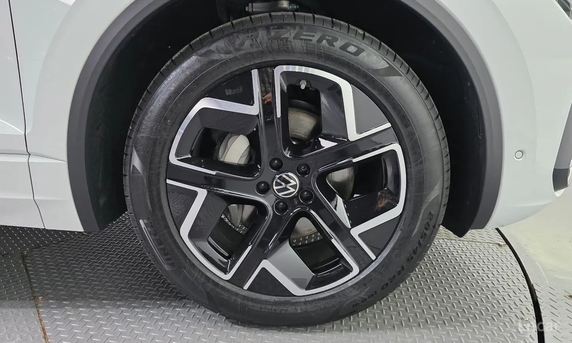 Фото 5 - Volkswagen Touareg