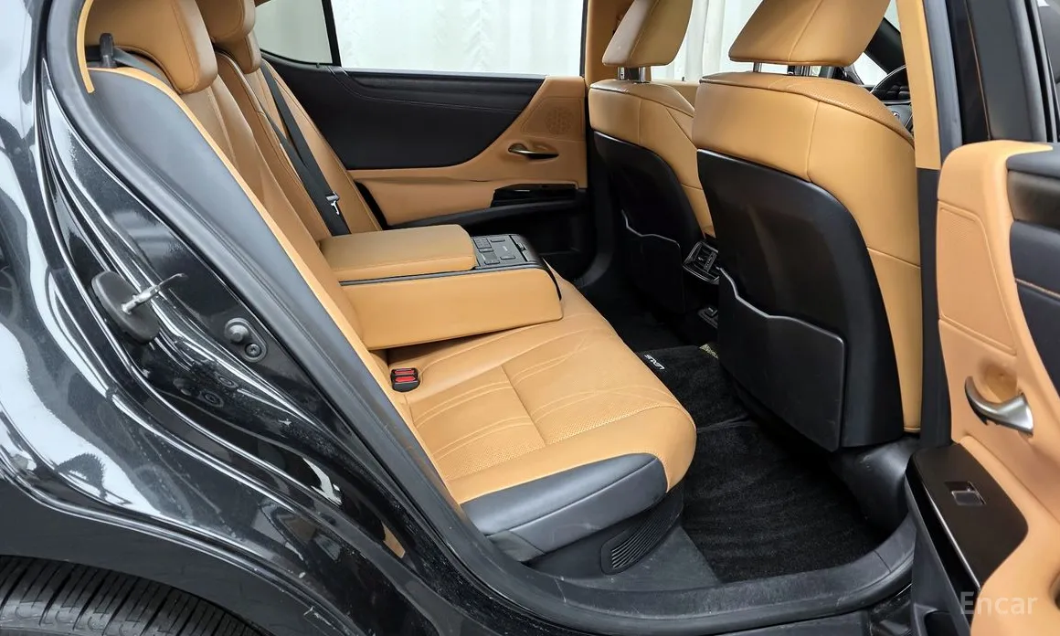 Lexus ES 2018 Luxury Plus