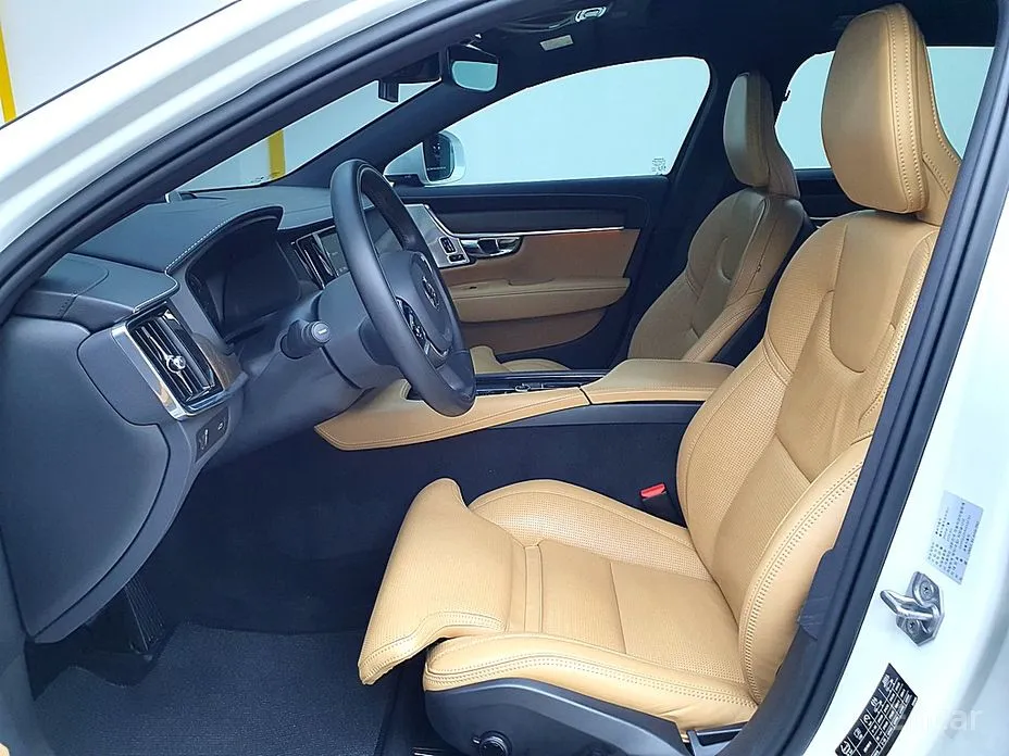 Фото 10 - Volvo V90