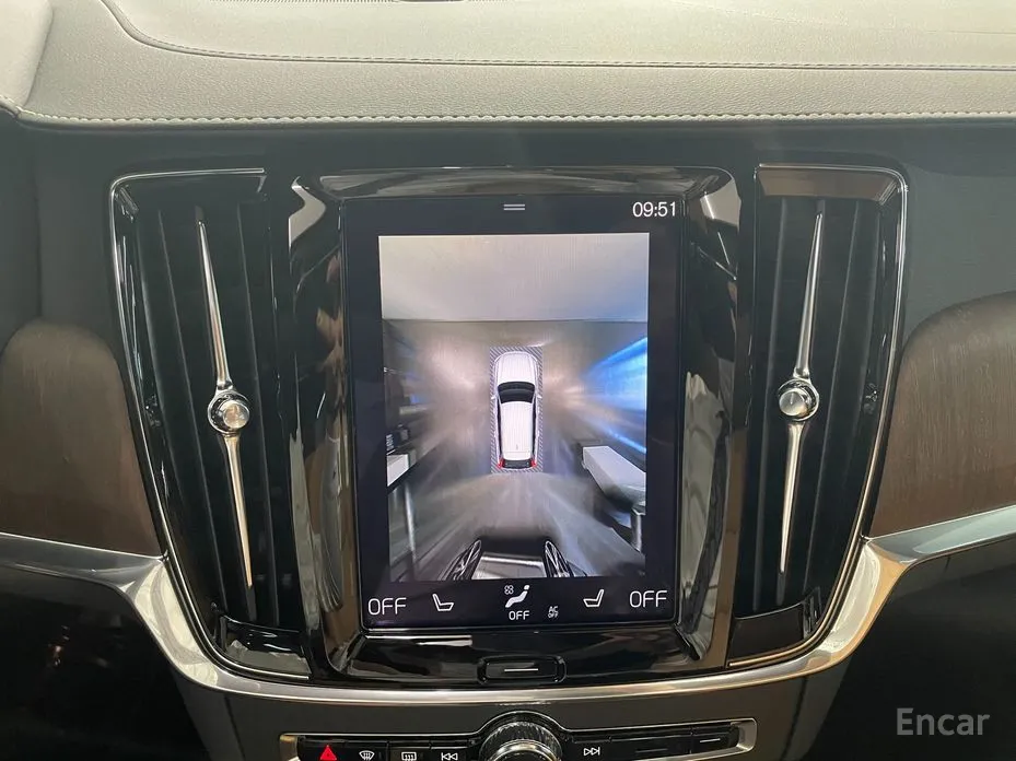 Фото 14 - Volvo V90