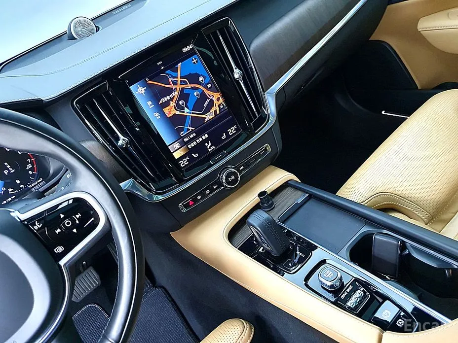 Фото 18 - Volvo V90