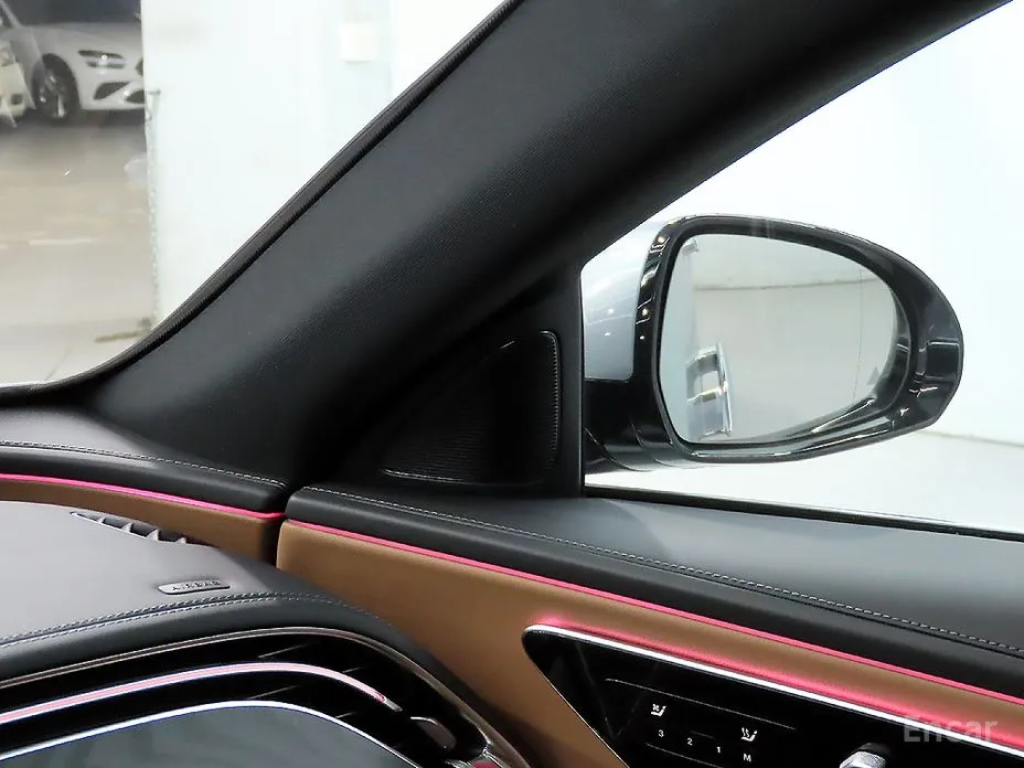 Фото 16 - Mercedes-Benz E-Class