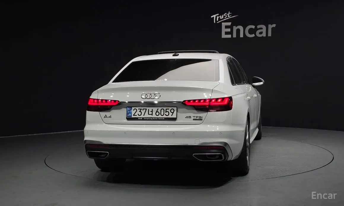 Фото 4 - Audi A4