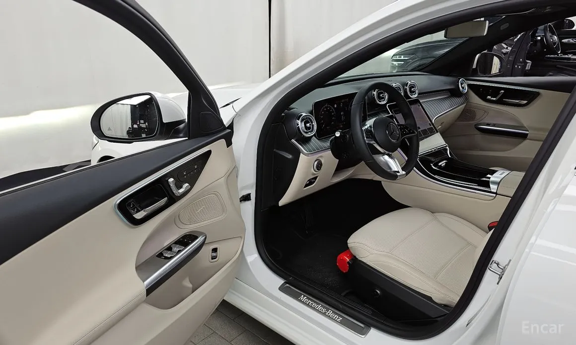 Фото 10 - Mercedes-Benz C-Class