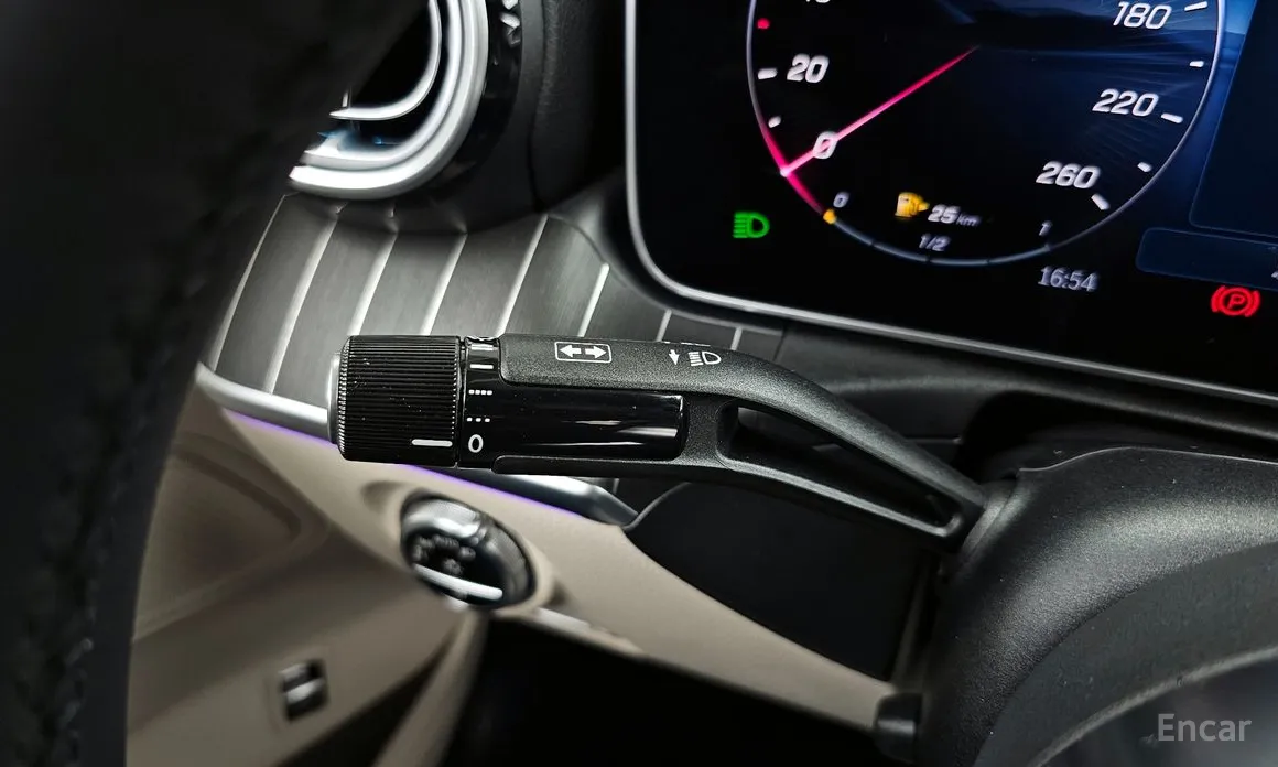 Фото 17 - Mercedes-Benz C-Class