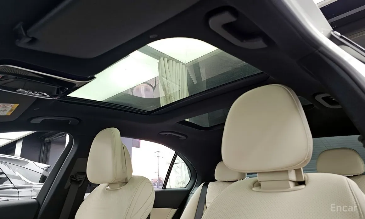 Фото 19 - Mercedes-Benz C-Class