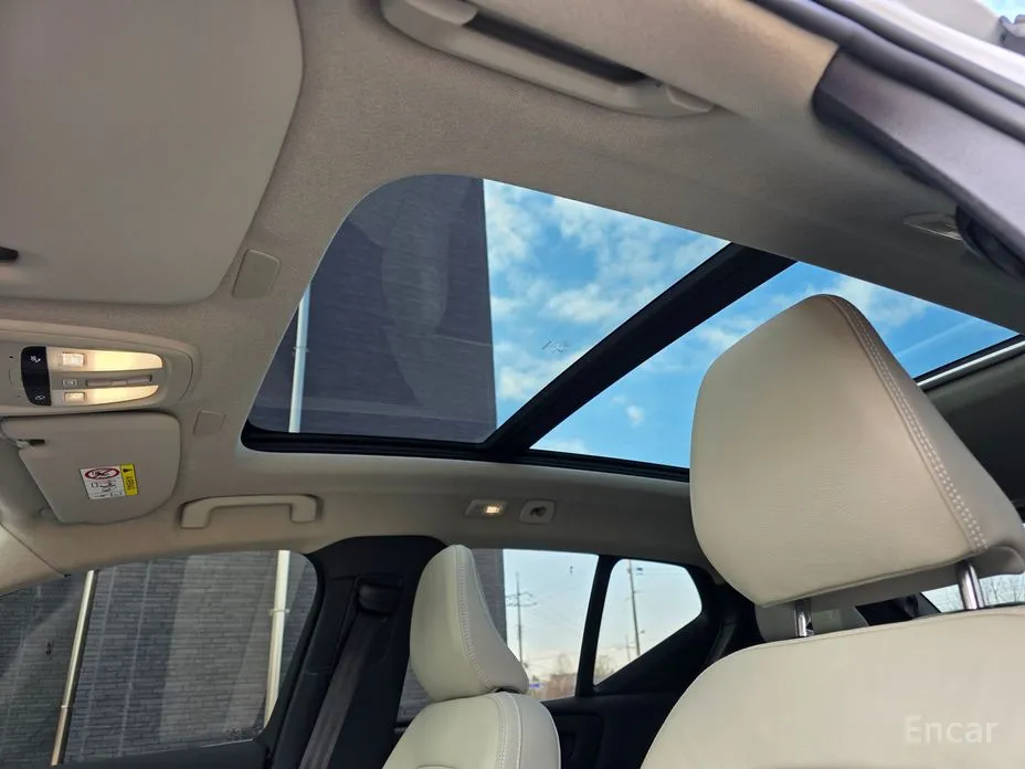 Фото 16 - Volvo XC40