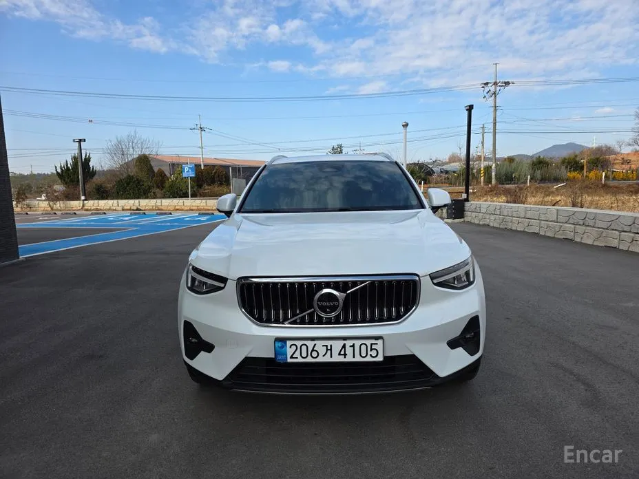 Фото 3 - Volvo XC40