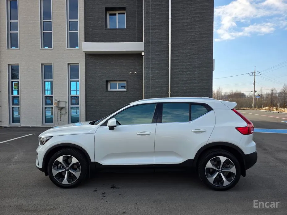 Фото 5 - Volvo XC40