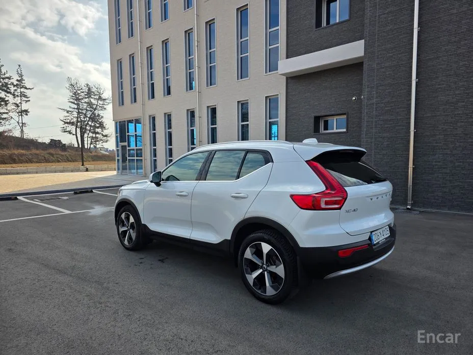 Фото 6 - Volvo XC40