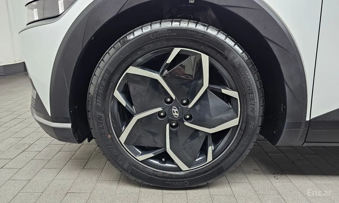 Photo 5 - Hyundai Ioniq 5