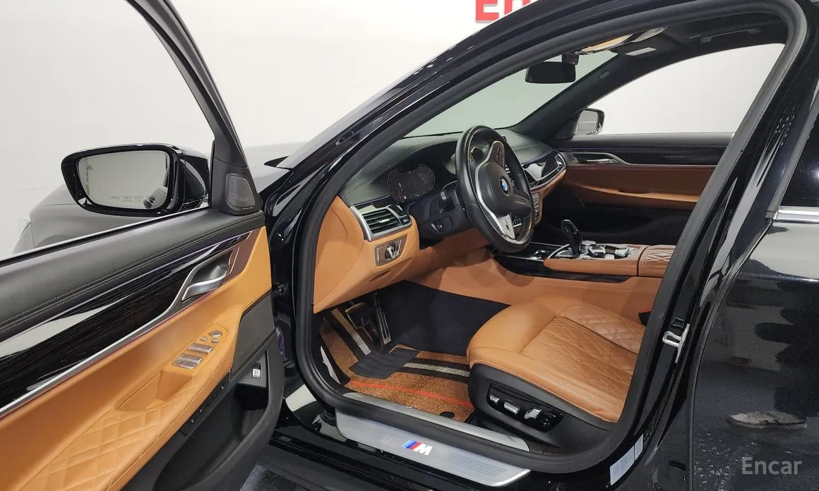 Фото 10 - BMW 7 Series