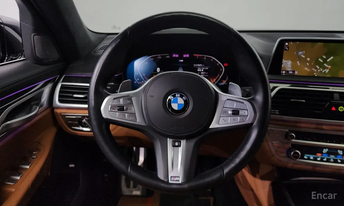 Фото 13 - BMW 7 Series