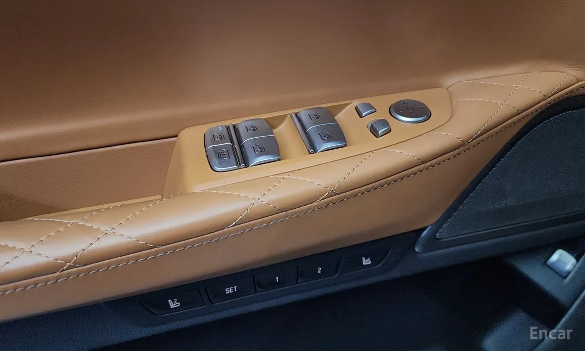 Фото 16 - BMW 7 Series