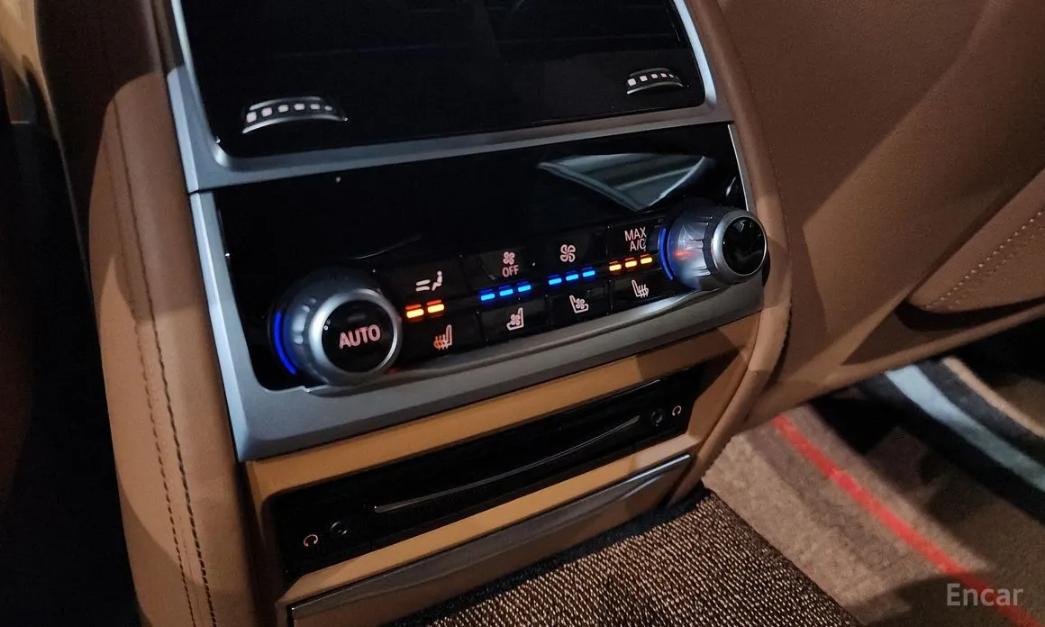 Фото 17 - BMW 7 Series