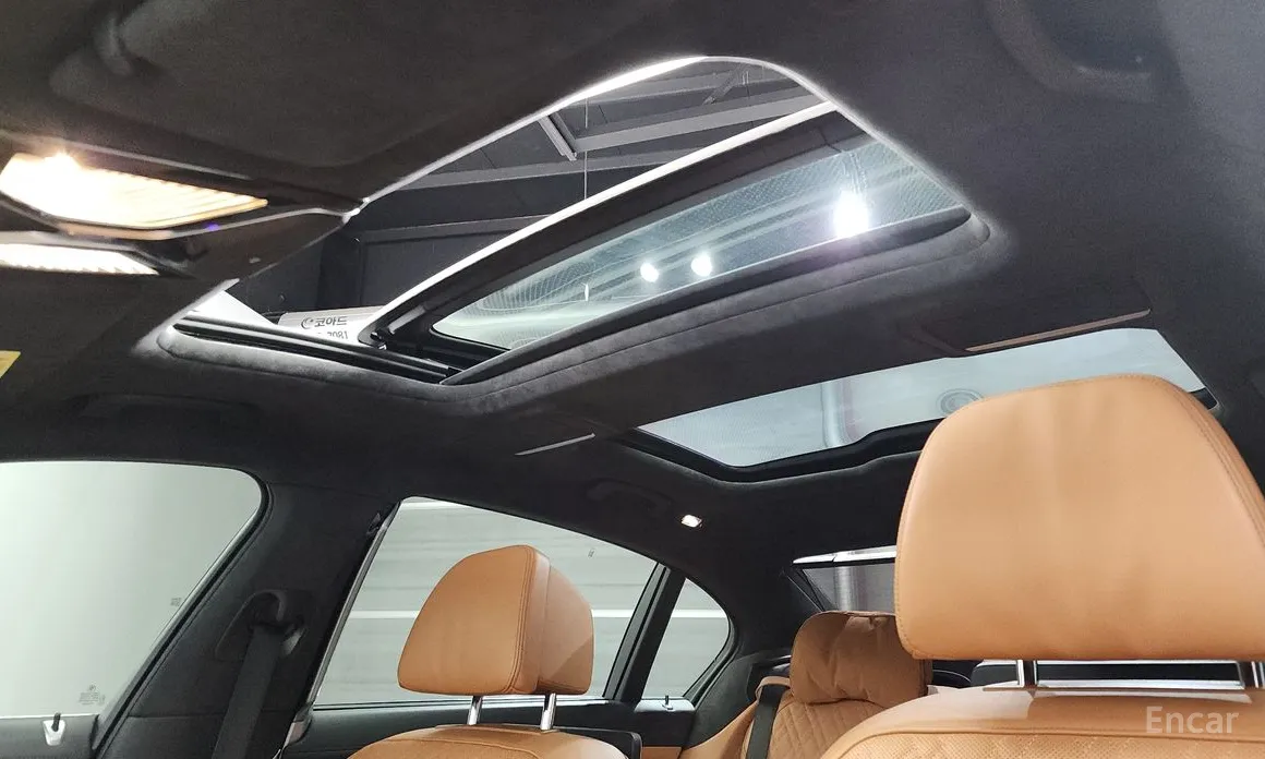 Фото 19 - BMW 7 Series