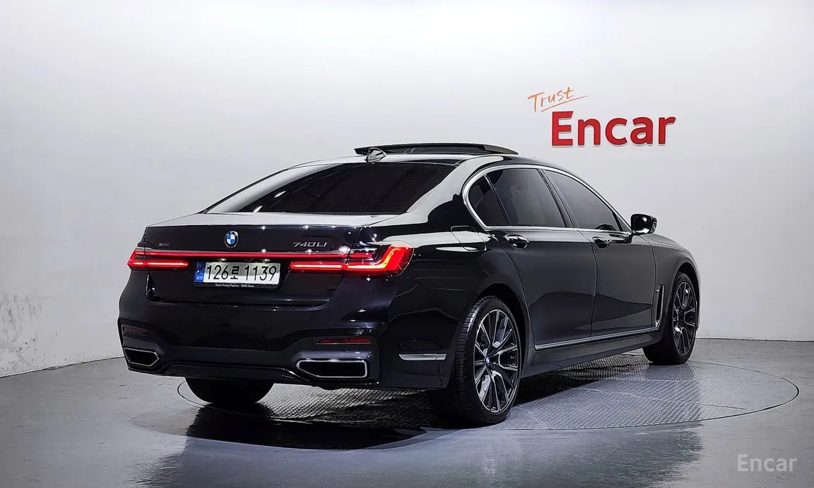 Фото 2 - BMW 7 Series