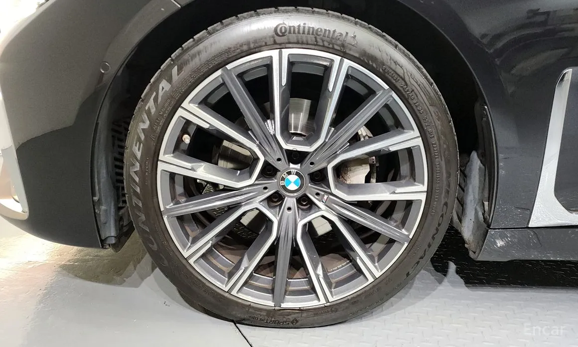 Фото 5 - BMW 7 Series