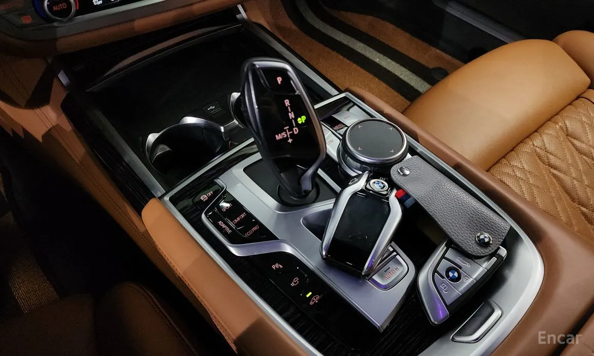 Фото 9 - BMW 7 Series