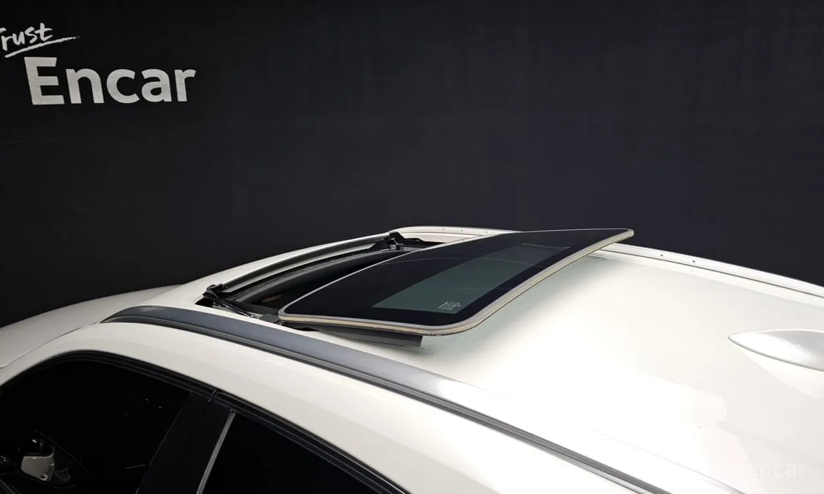 Фото 16 - Lexus UX