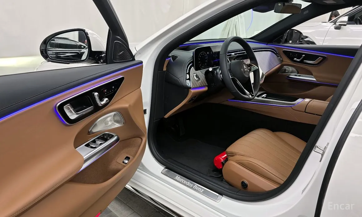 Фото 10 - Mercedes-Benz E-Class