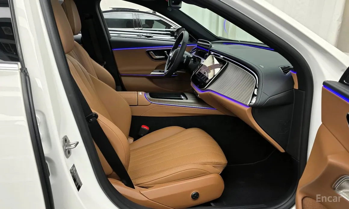 Фото 11 - Mercedes-Benz E-Class