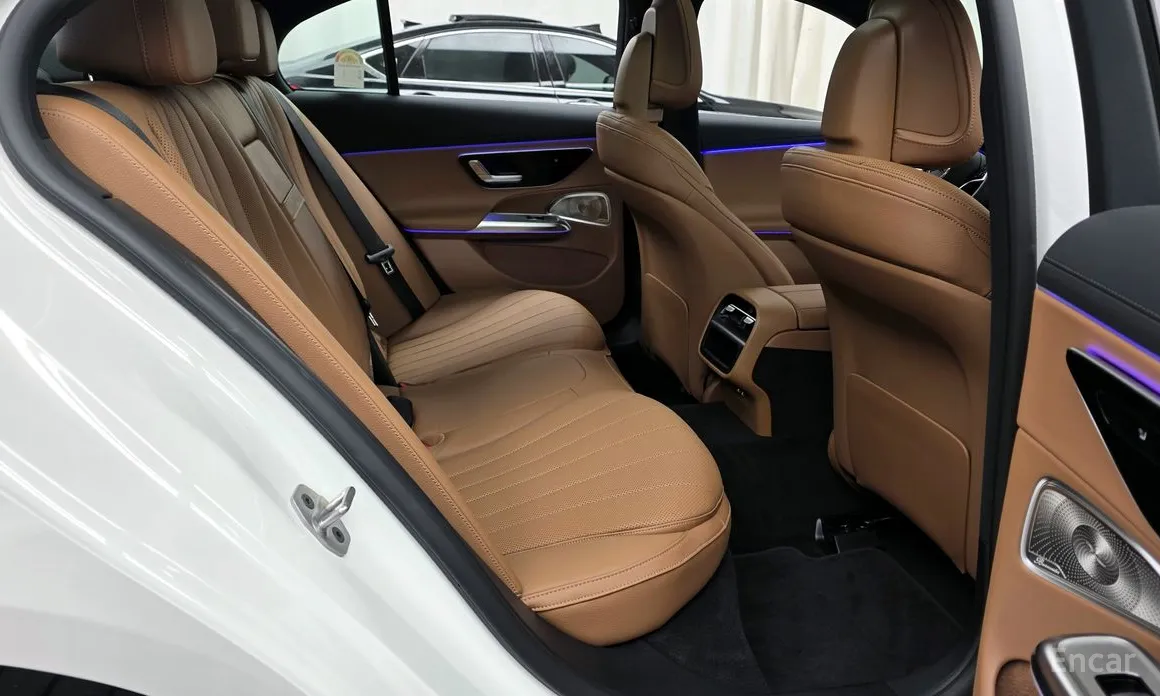 Фото 12 - Mercedes-Benz E-Class