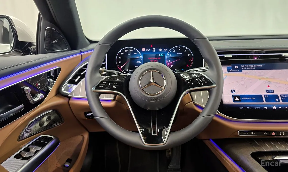 Фото 13 - Mercedes-Benz E-Class