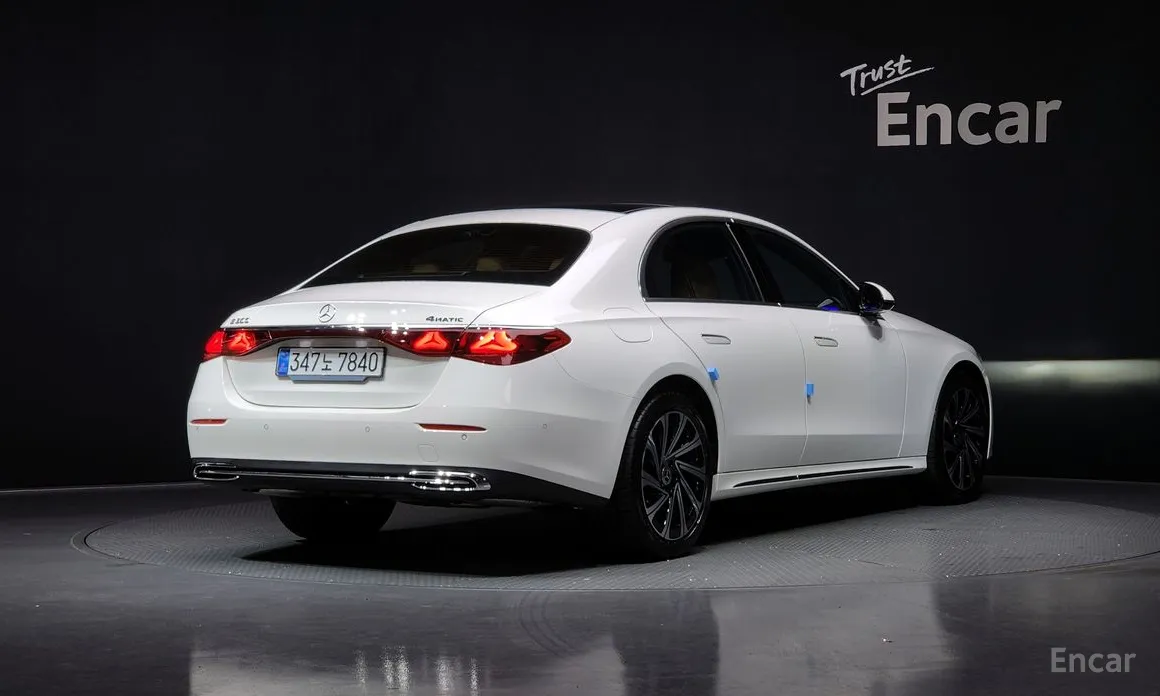 Фото 2 - Mercedes-Benz E-Class