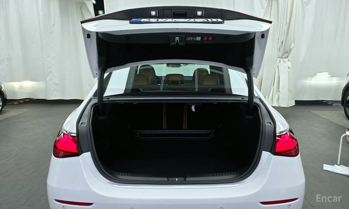 Фото 20 - Mercedes-Benz E-Class