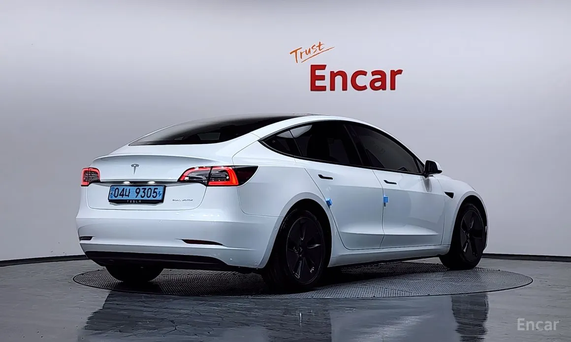 Фото 2 - Tesla Model 3