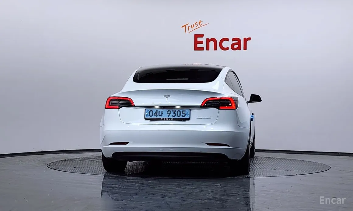 Фото 4 - Tesla Model 3