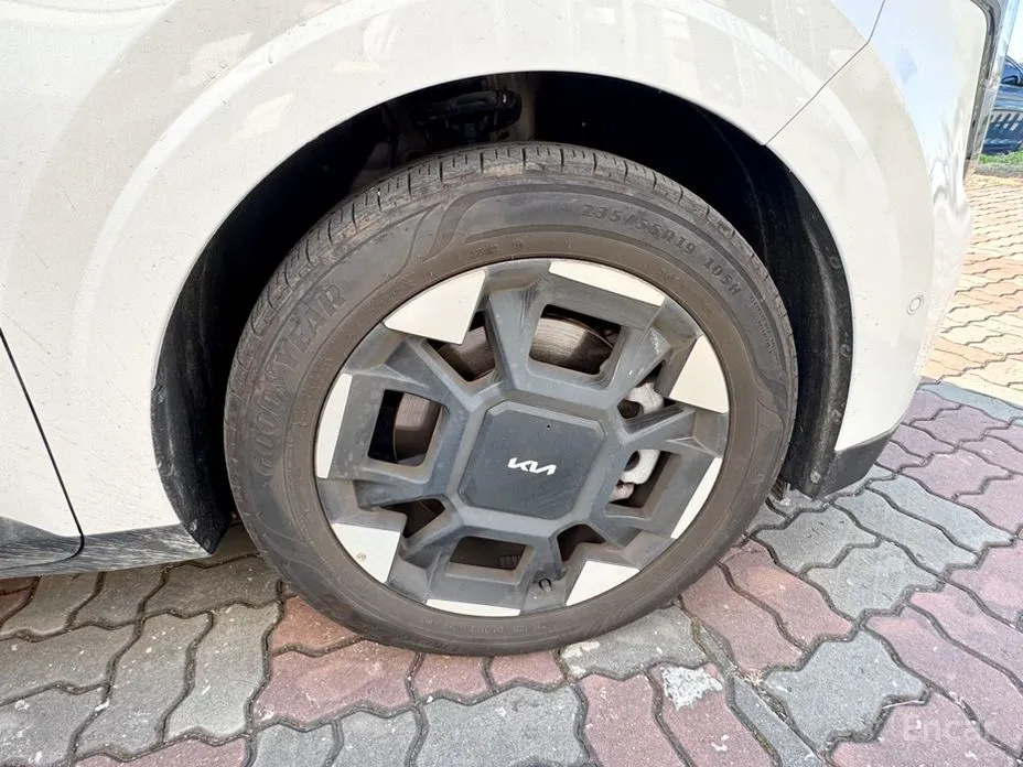 Фото 5 - Kia Carnival