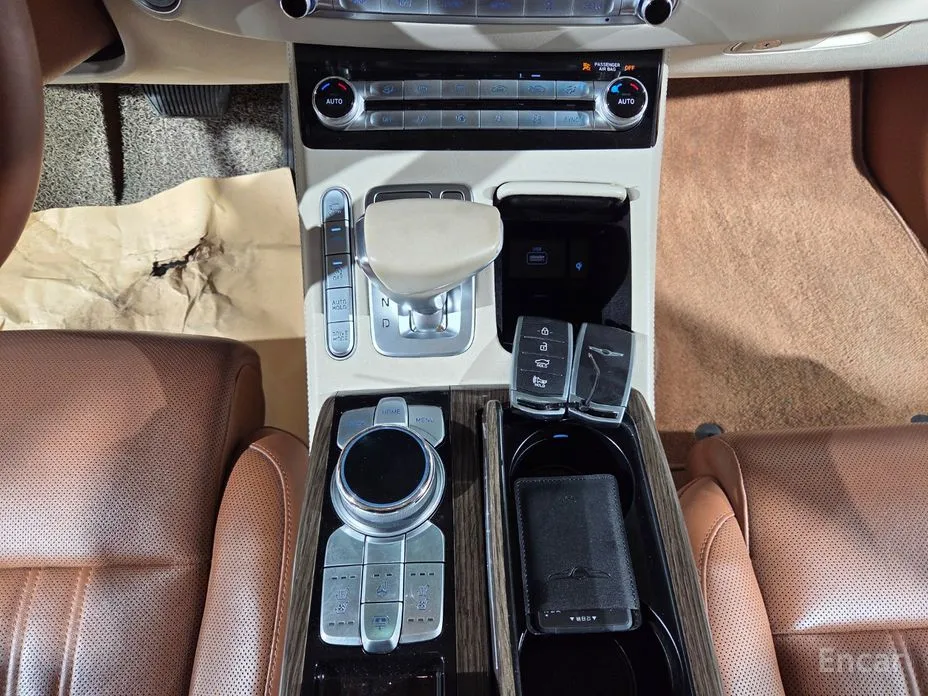 Фото 10 - Genesis G90