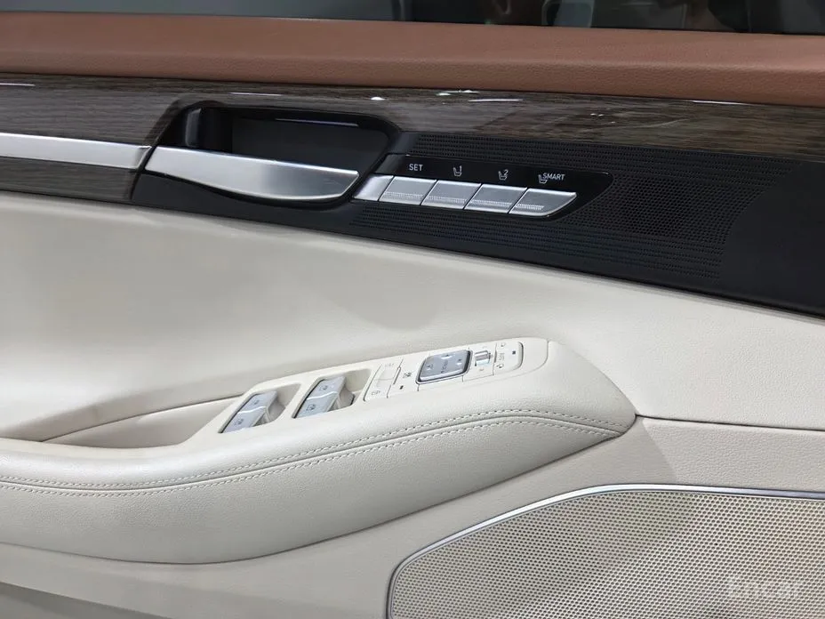 Фото 13 - Genesis G90