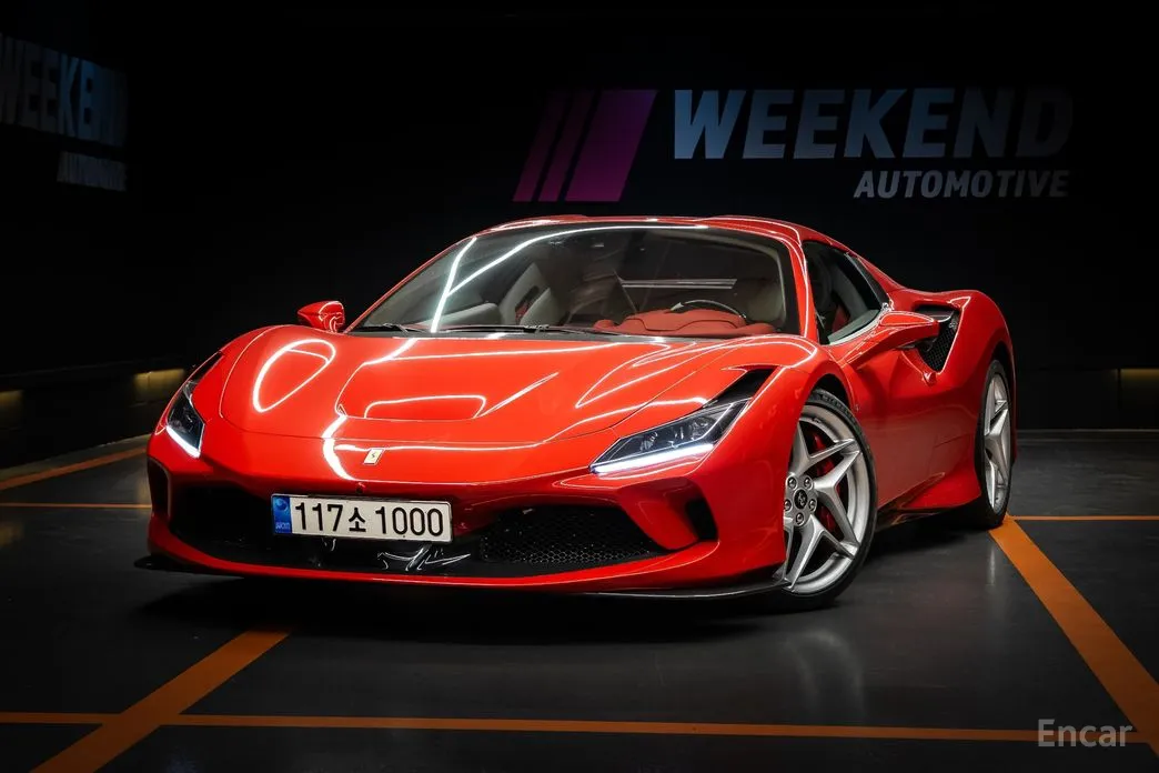 Фото 1 - Ferrari F8