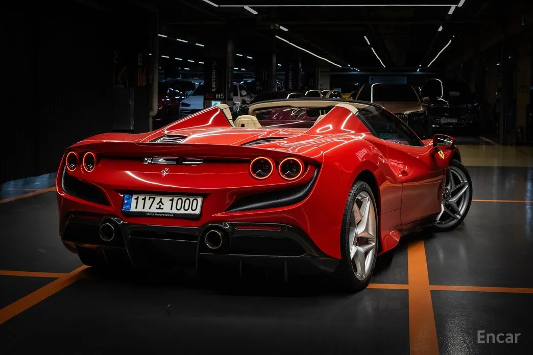 Фото 4 - Ferrari F8