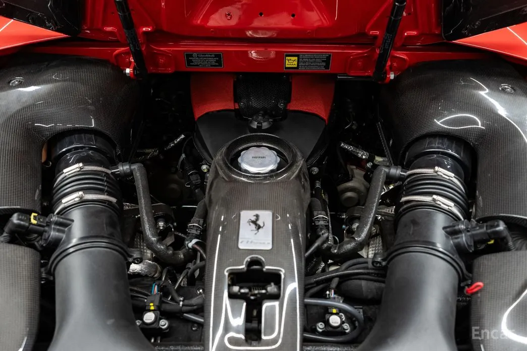 Фото 5 - Ferrari F8