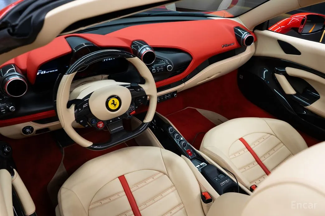 Фото 8 - Ferrari F8