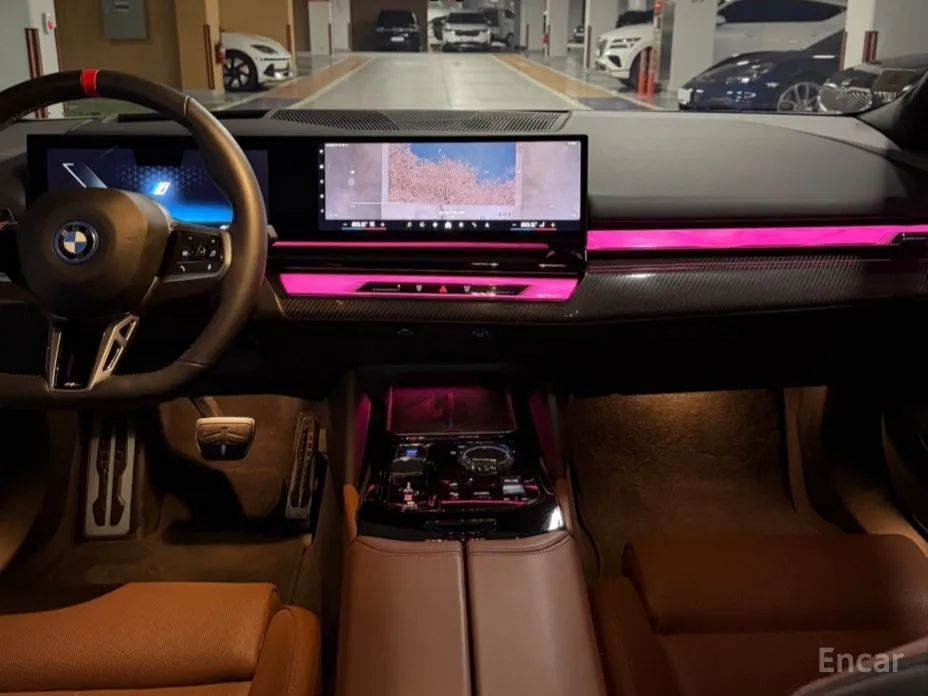 Фото 12 - BMW i5