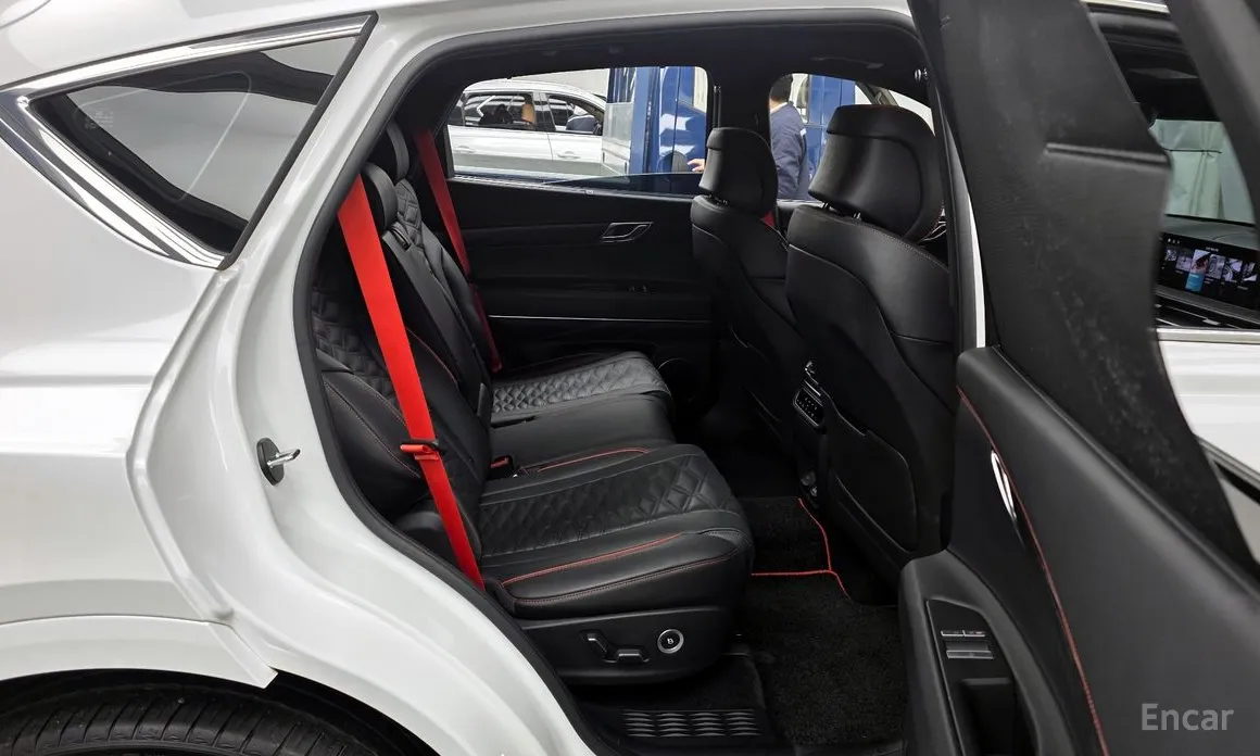 Фото 12 - Genesis GV80