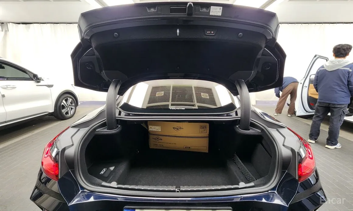 Фото 20 - BMW 8 Series