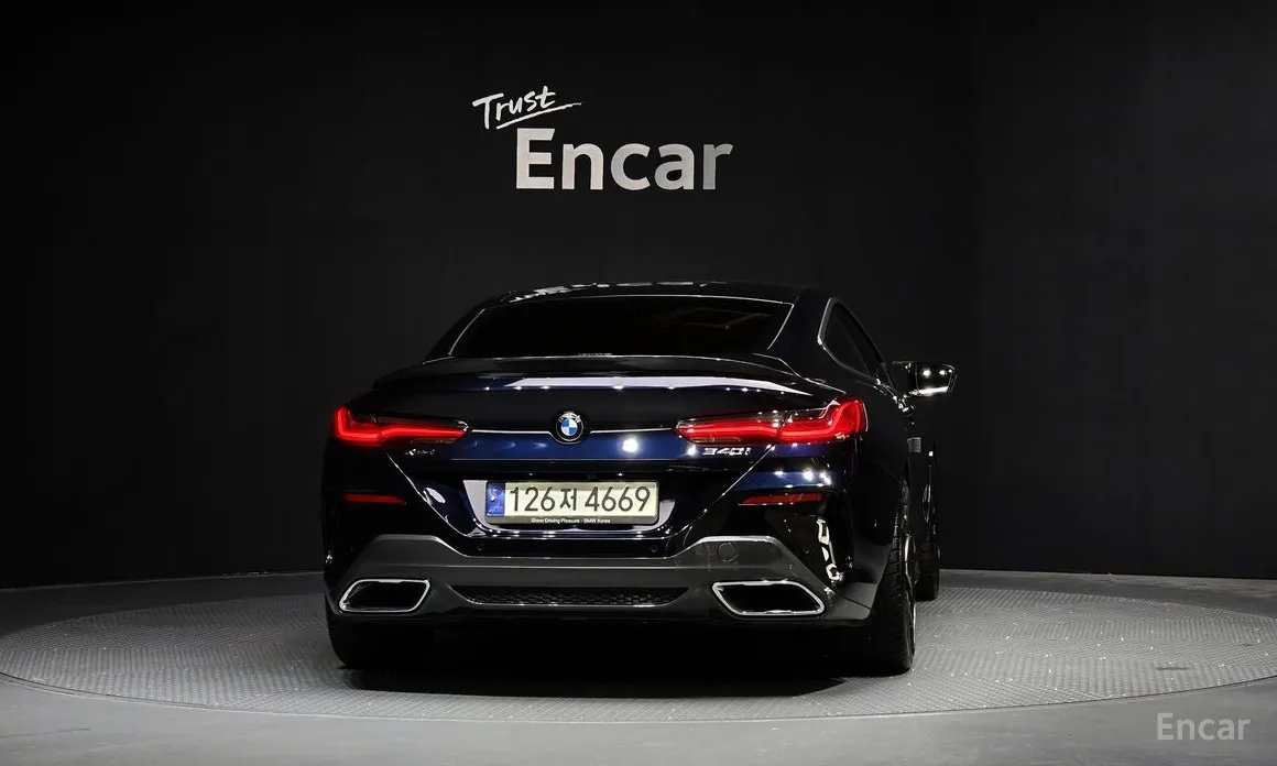 Фото 4 - BMW 8 Series