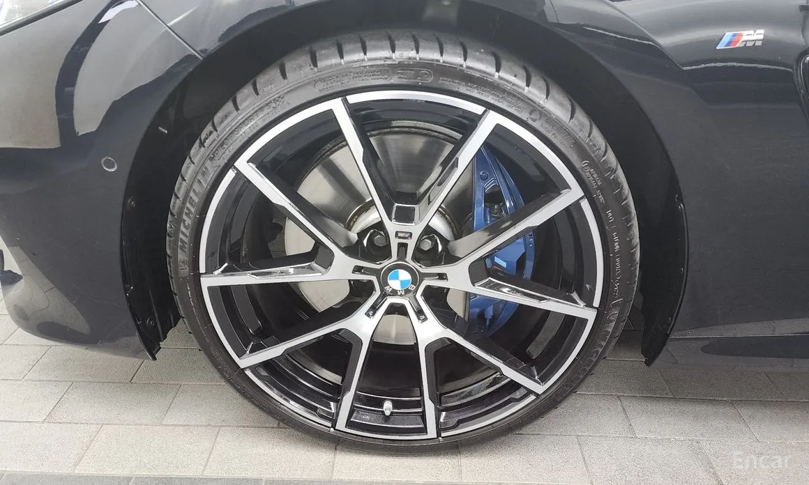 Фото 5 - BMW 8 Series